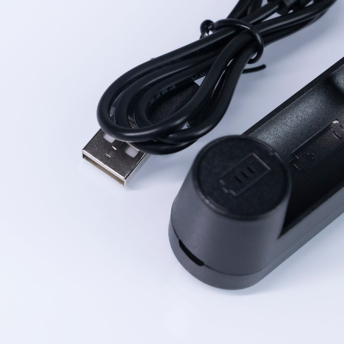 Single-Slot Universal Li-ion Smart Charger
