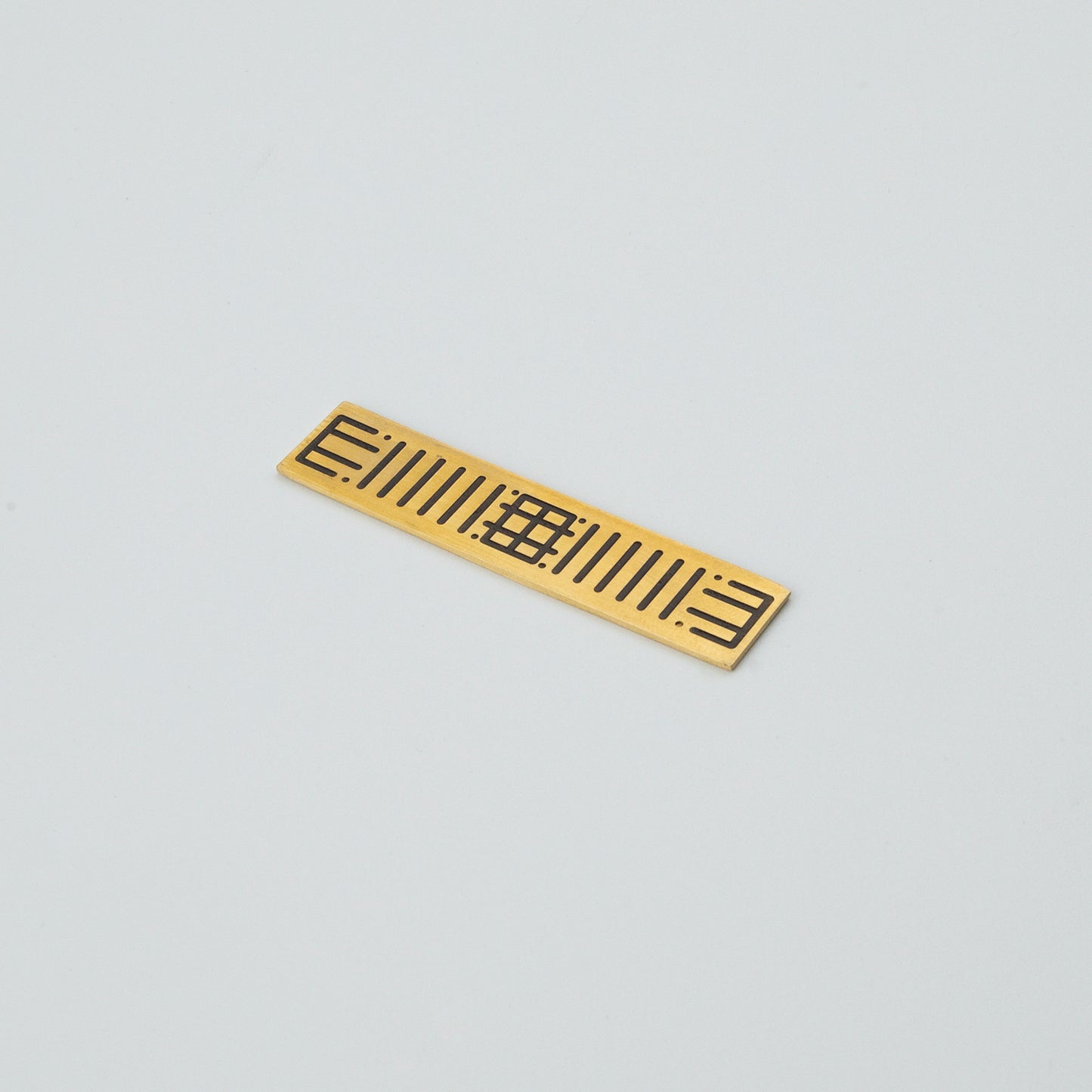Grid Pattern Clamp Card
