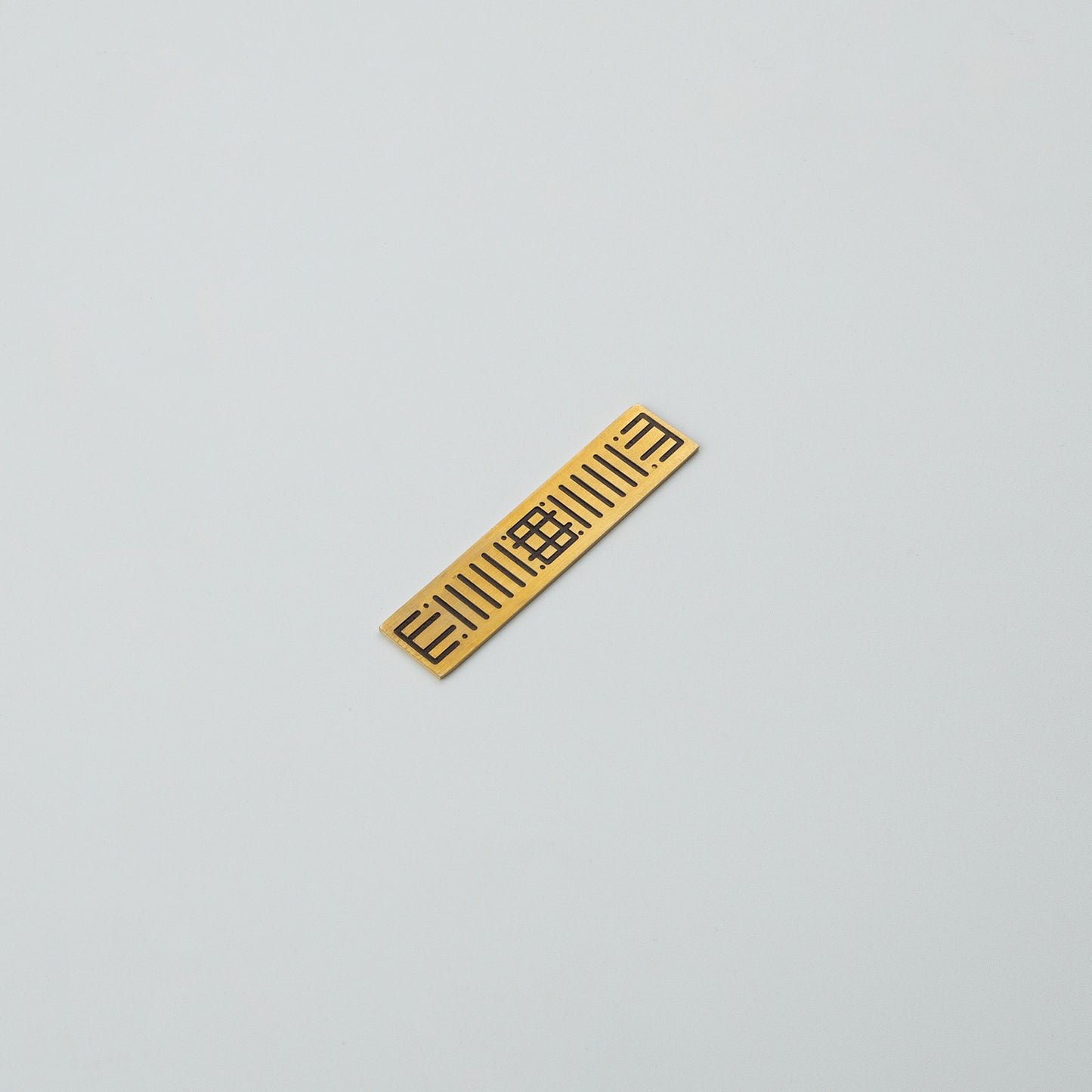 Grid Pattern Clamp Card